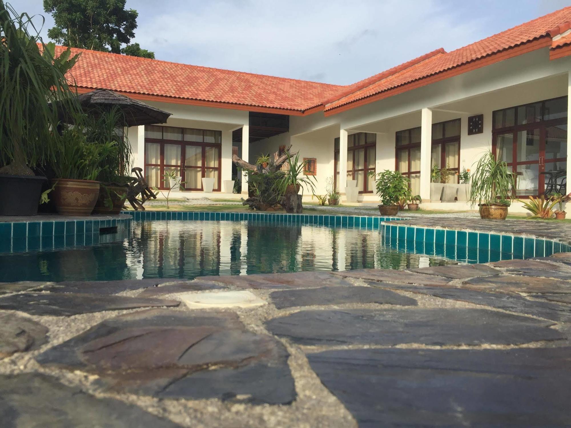 Hotel Tree Roots Retreat Rayong Exterior foto